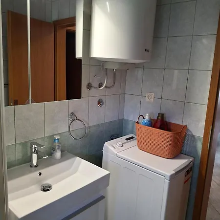 Dino Apartman *