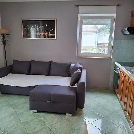 Dino Apartman Rab Town