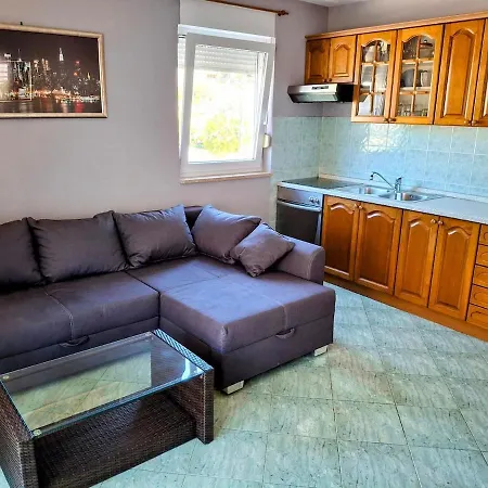 Apartman Dino *